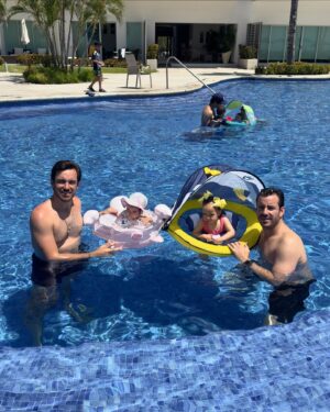 Juan Diego Covarrubias Instagram - Brothers & daughters 😍😍 #MacayMika