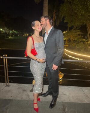 Juan Diego Covarrubias Instagram - Quédense con quien los vea como yo a @renataharoptt 😍🥰