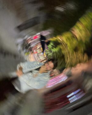 Juan Manuel Guilera Instagram - Hermosa secuencia titulada:
“Cuando te pegó eso”
Barrio palermo.
Locura transparente diría Andrés.
Chau Buenos Aires!
Ph la crah @sofipeniax