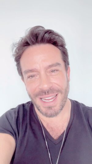 Juan Pablo Espinosa Instagram - Que hacen esta semana santa? 
Abrazote para tod@s!