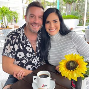 Juan Pablo Espinosa Instagram - De esos reencuentros que alimentan el alma 🙌🏻 te adoroooooo amigo bello @espinosajuanpa que este 2024 sean muchos los reencuentros! #friends #amordelbueno