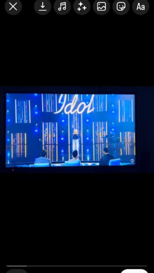 Juan Pablo Galavis Instagram - Hija, después de UNA semana y poder ASIMILIAR todo lo que me CONTABAS cuando estabas esperando para CANTAR en Hollywood Week de @americanidol, las veces que te LLAMÉ y me decías el TEMOR y los NERVIOS que sentías, la INCERTIDUMBRE y ver a TODOS esos concursantes con un NIVEL de ansiedad y ESTRÉS, solo me queda decirte que eres UNA CAMPEONA, que enfrentaste eso con tu mami y 14 años y que hayas tenido esa GRATA y DIFÍCIL experiencia junto a @katyperry @lukebryan y @lionelrichie, me hace estar MUY orgulloso de ti. Es el COMIENZO de tus sueños y como lo dijo Lionel Richie

“Sabes que, ahora tu estás CARGANDO el PESO del MUNDO en tus HOMBROS a los 14 años, ahora DISFRÚTALO” 

Es lo que TIENES que hacer, GOZARTELO!

Te AMO Mi Vida @camila_galavis y SIEMPRE estaremos tu Mami, @carlarodriguezofficial yo y la FAMILIA para APOYARTE! 🙏🏼