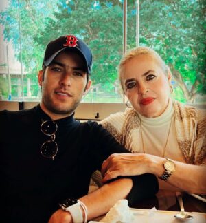 Juan Pablo Gil Instagram - Feliz Día Madre Mía…  Te amo!!❤️ @jazminalmada2