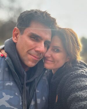 Juan Pablo Queraltó Instagram - Enamorado de ti… de la vida… de mis hijos… ❤️❤️❤️ 
Tú corazon y vida cómo está? Quiero leerlos…