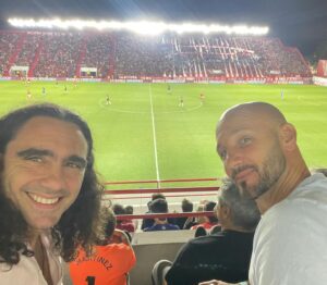 Juan Pablo Sorín Instagram - “Son los bichitos fútbol y toque los globertrotters de #LaPaternal “ una fiesta #elclásico gran partido de todos los jugadores del Bicho @aaajoficial y sensacional la banda ! Que lindo poder estar presente en Boyacá #DAM con amigos como @sebapena76 y el amor d  la gente ! 🐞❤️✊🏾
Tremendos goles x jugadas colectivas y gestos técnicos de alto nivel! Felicitaciones #Oroz @lucianogondou y #AlanLezcano / @thiago.santa inolvidable zurdazo pra enmarcar, y @santiago_montiel15 para asegurar el 3-0 en ese momento

Los golazos en mi Twitter.com/jpsorin6