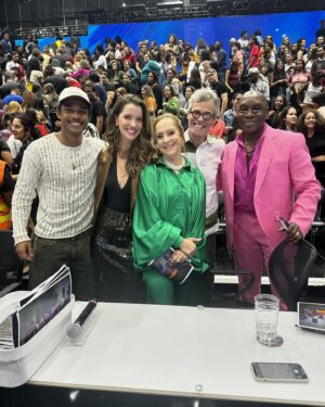 Juan Paiva Instagram - Venho agradecer a oportunidade que tive de ser júri do Dança dos famosos. Mas venho agradecer a oportunidade que tive de mostrar, mesmo sem eu saber, a minha vida. Foi uma supresa marcante. @domingao , @lucianohuck e sua equipe são responsáveis por minhas lágrimas de alegria e orgulho. Nunca foi fácil, mas nunca deixei de acreditar. ACREDITA!