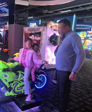 Judge Greg Mathis Instagram - Linda and I wrapped up the weekend with our grandkids at West Angeles Cathedral and then topped it off with a visit to Dave and Buster’s
