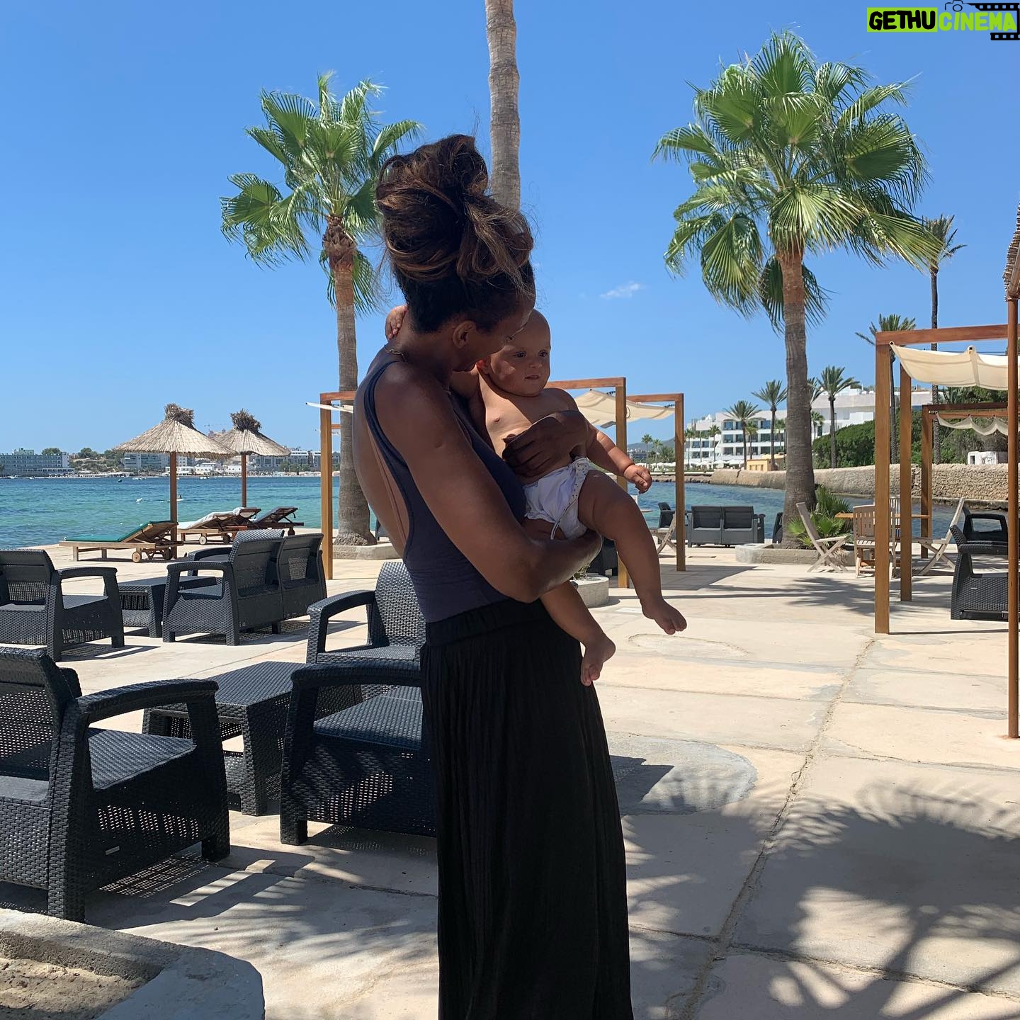 Judi Shekoni - 327 Likes - Fun in the sun 🥰