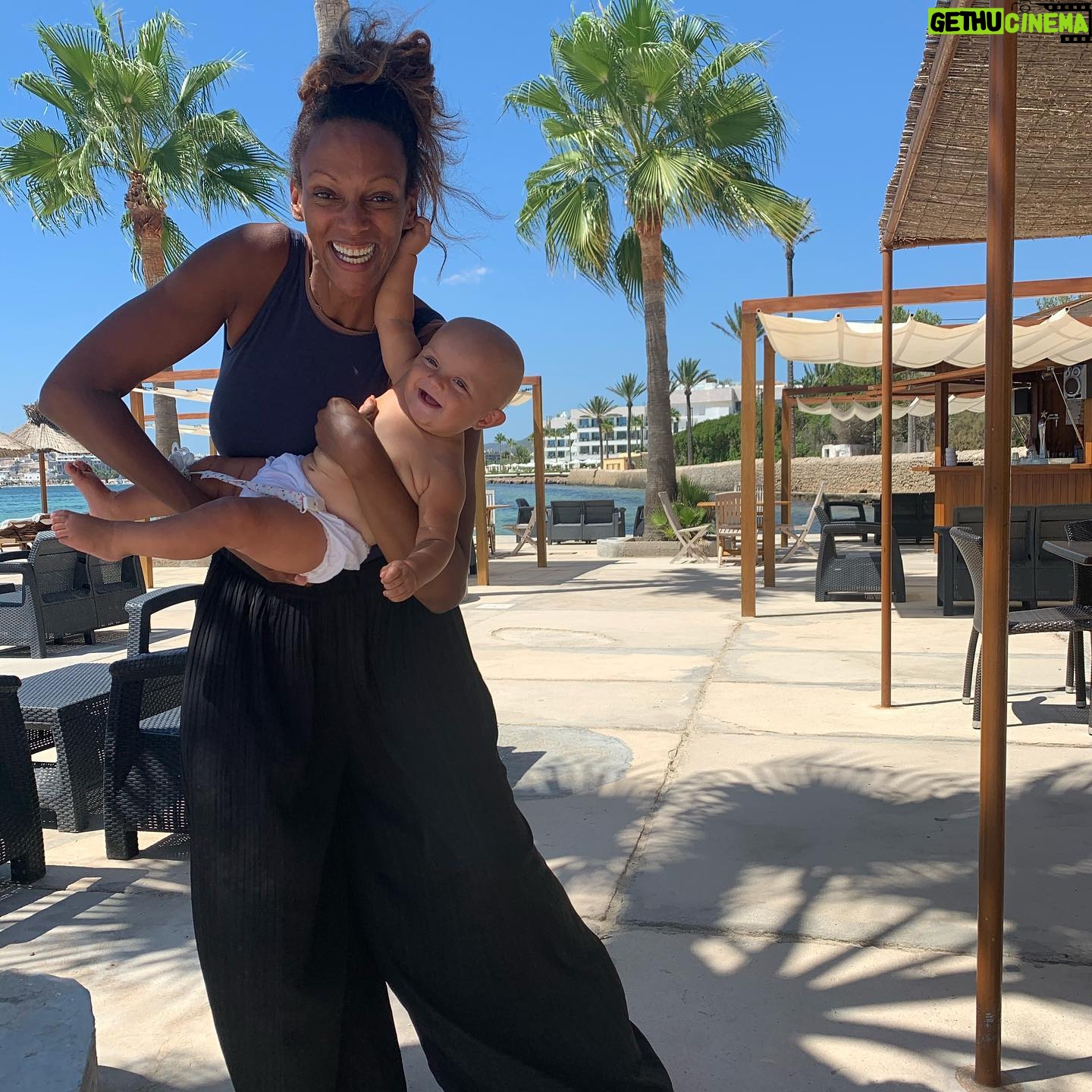 Judi Shekoni - 327 Likes - Fun in the sun 🥰