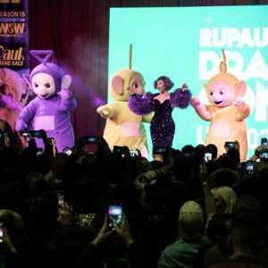 Jujubee Instagram - Already missing my UK besties, the @teletubbieshq 💜💚💛❤️ Throwback to our legendary performance on the #DragCon UK Main Stage last month! 🥰

🎟️ @rupaulsdragcon LA tickets on sale now at rupaulsdragcon.com