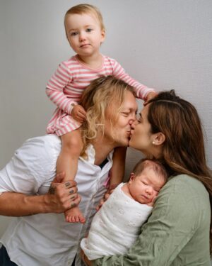Jukka Hildén Instagram - Happy Mother's day Chachi baby mama, our kids and I are lucky to have such an incredible, safe and sound (lol🤪) ish, loving, joyfull mommy. You are the best and soo excited to get this new baby in our life ❤️

Swipe right for some fun faces, time flies ❤️😍

@chachigonzales