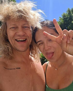 Jukka Hildén Instagram - Midsummer Madness Dump - Ate a lot of allover face icecream, Saw monkeys at the zoo, went camping with girls to our backyard, always in awe with my incredible beautifull pregnant wife, ate allover face cotton candy at the amusement park and had a great midsummer holiday! 🌞🔥🤟❤️ @chachigonzales