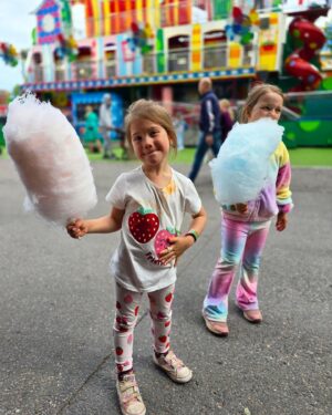 Jukka Hildén Instagram - Midsummer Madness Dump - Ate a lot of allover face icecream, Saw monkeys at the zoo, went camping with girls to our backyard, always in awe with my incredible beautifull pregnant wife, ate allover face cotton candy at the amusement park and had a great midsummer holiday! 🌞🔥🤟❤️ @chachigonzales