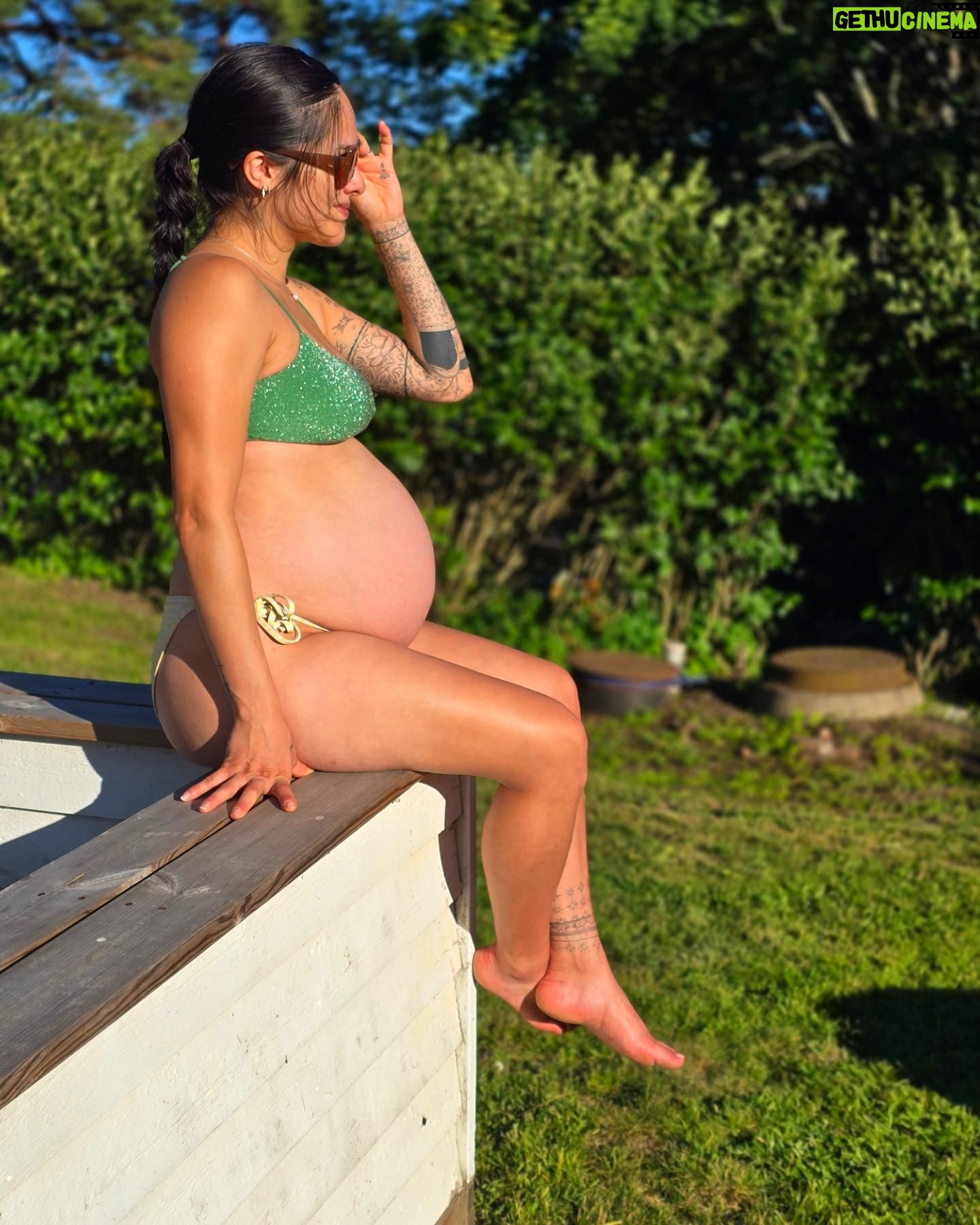 Jukka Hildén - 8.3K Likes - Midsummer Madness Dump - Ate a lot of allover face icecream, Saw monkeys at the zoo, went camping with girls to our backyard, always in awe with my incredible beautifull pregnant wife, ate allover face cotton candy at the amusement park and had a great midsummer holiday! 🌞🔥🤟❤️ @chachigonzales