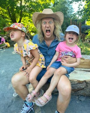 Jukka Hildén Instagram - Midsummer Madness Dump - Ate a lot of allover face icecream, Saw monkeys at the zoo, went camping with girls to our backyard, always in awe with my incredible beautifull pregnant wife, ate allover face cotton candy at the amusement park and had a great midsummer holiday! 🌞🔥🤟❤️ @chachigonzales