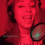 Julia Aks