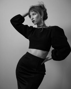 Julia Aks Instagram - haute spoopture 🖤