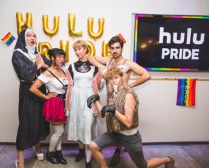 Julia Aks Instagram - Mariana Grande and the Von Trapp Queens performed at @hulu pride and there was gelato and it was a awesome 🤩 But seriously so honored to have been the opening performance for this #pride2019 #myglossispoppins #hulupride 📸 @lex.ryan