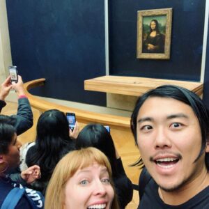 Julia Aks Instagram - same vibe same vibe fer sure. #monalisa
. 
this painting is magical and lived up to the hype. wish we could have meditated on it for a bit instead of “PLZ TAKE UR SELFIE AND MOVE ON MERCI” but glad to see her in person nonetheless 😇
.
also like damn rewatching the Apes**t video after actually visiting the louvre makes it even more mind-blowingly artistic
