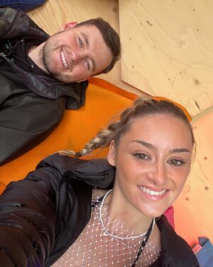 Julia Carlile Instagram - Rainy day out for leeds 23🕺🖤