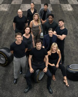 Julia Foti Instagram - chegamos Brasil!!! 🏎️🏁✨
hoje foi anunciado o elenco de Senna! Uma série da Netflix que COM CERTEZA vai dar o que falar!! 
Que honraaaa! Que incrível!!! Que privilégio poder contar a história de um cara tão importante pro nosso Brasilzão! 
Logo logo traremos mais novidades!
Por hora, quero muuuito agradecer: @gullaneentretenimento @lucianobaldan @juliasrezende @vicenteamorim @netflixbrasil @lmaproducoes @leandroalencar.lma e a todo esse elenco maravilhoso! Tô muito feliz! ♥️

#senna #seriesenna #AyrtonSenna #AyrtonSennadoBrasil