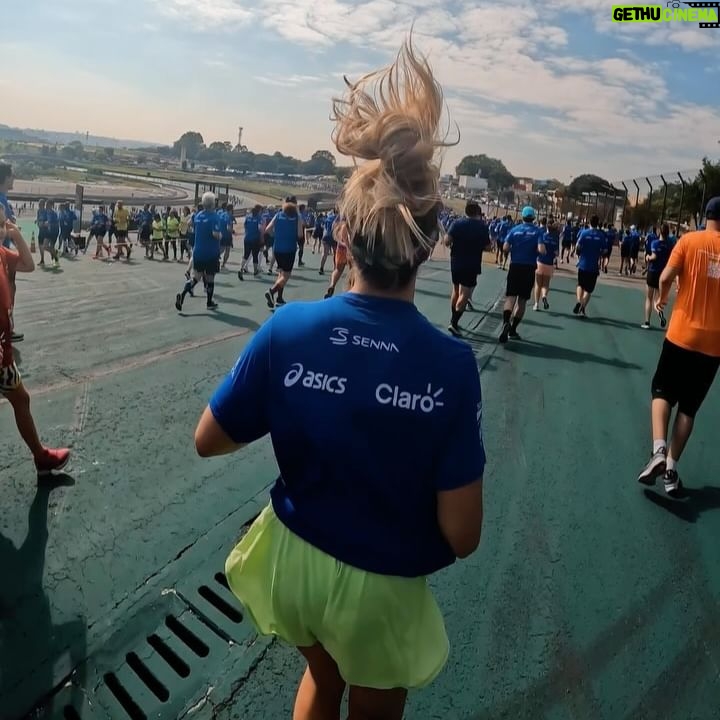 Julia Foti - 2.6K Likes - 1º de Maio será sempre Ayrton Senna! 💙
#corrida #autodromo @ayrtonsenna_racingday #senna