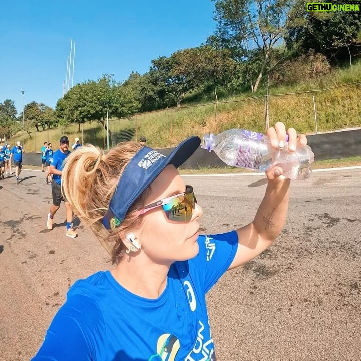 Julia Foti - 2.6K Likes - 1º de Maio será sempre Ayrton Senna! 💙
#corrida #autodromo @ayrtonsenna_racingday #senna