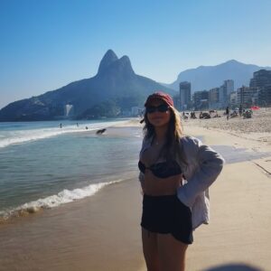 Júlia Gomes Instagram - Dia os namorados e eu estou acompanhada da vista mais linda que sou apaixonada! ✨💖