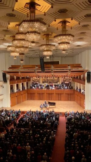 Julia Ioffe Instagram - Yo-Yo Ma, along with Emanuel Ax and Leonidas Kavakos, begins his performance at Washington’s Kennedy Center with a performance of Ukraine’s national anthem. A full, standing house.