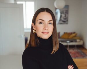 Julia Ioffe Instagram - New headshots just dropped, courtesy of the person whose photography is all over my house and who is the best travel companion and friend of all time, @maxavdeev.
