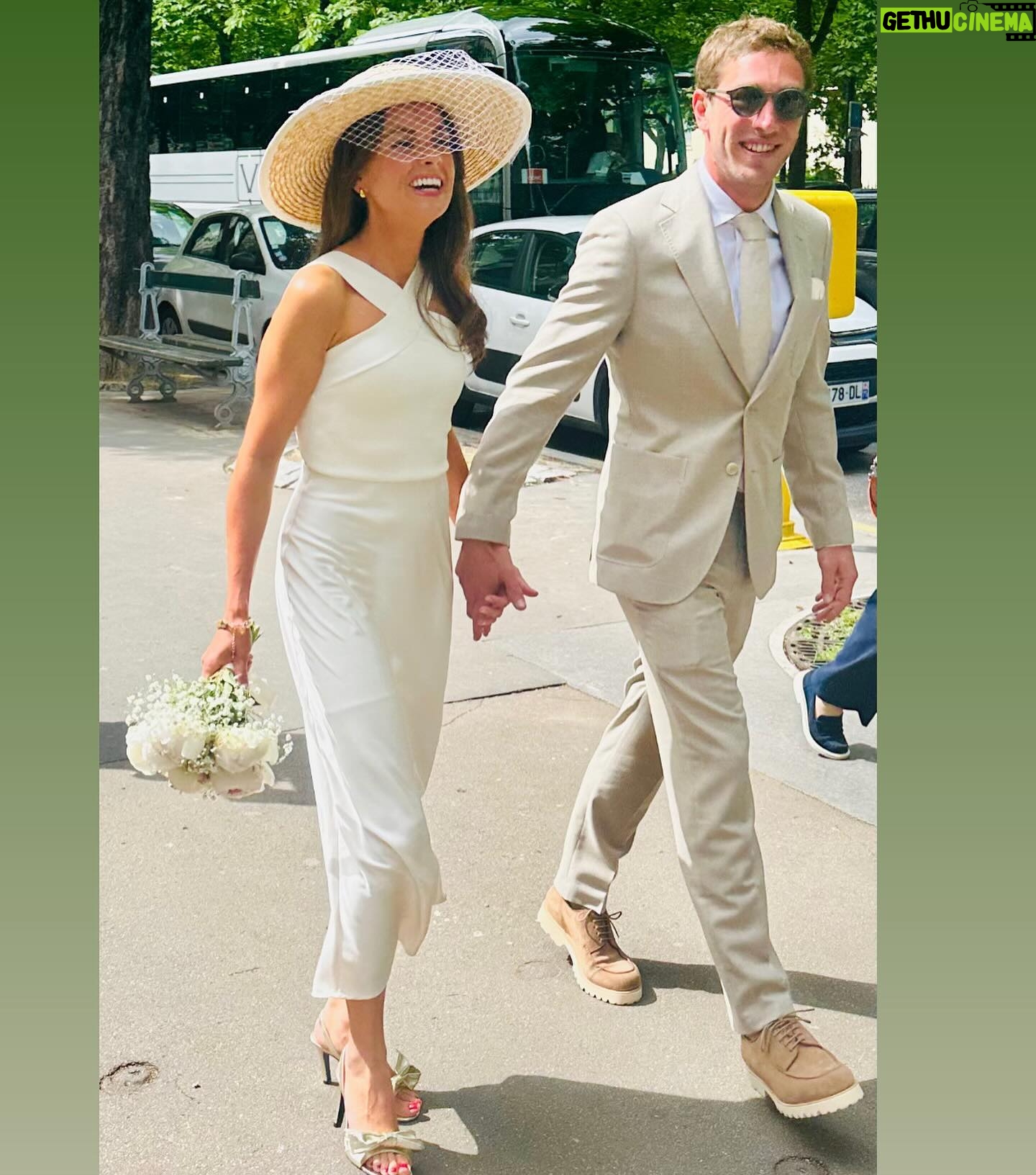 Julia Molkhou - 187 Likes - C’était beau, ça vous ressemblait @charliepillet et @r.a.c.h.t . Et puis y avait mes gars surs. @antoinemolkhou @louismlkh @victormolkhou @molkhoujeanmichel et @okhedaccord ❤️ sans oublier ma robe @wearmarcia , la seule vraie motivation à ces privations quasi permanentes🤣