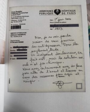Julia Molkhou Instagram - Et c’est ainsi que 107 femmes- traductrice, avocate, élève de primaire, philosophe, dessinatrice, actrice, animatrice radio, magicienne et j’en passe- ont pris ce texte, ce mail de rupture et lui ont donné une vie et une hauteur de vue plus surprenante et plus inattendue que ce à quoi ce texte assez pauvre semblait destiné. C’est à dire la poubelle, bien que mouillé de larmes et de restes d’amour propre. De ce mail assez minable, elles ont réussi à créer ensemble sous la direction de Sophie Calle, un trésor de poésie, de drôlerie et de fantaisie.