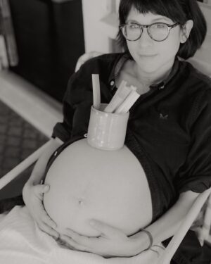Julia Pott Instagram - 🎶There's three of us🎶 
Maximillian became the newest member of our pile last week, swanning in at a very respectable 9lbs 12 9 oz. We are obsessed with him. 

This series is entitled: "Pregnancy in reverse order" classily editing around all the acid reflux and vomiting and the fact that I gained 55lbs 🫠