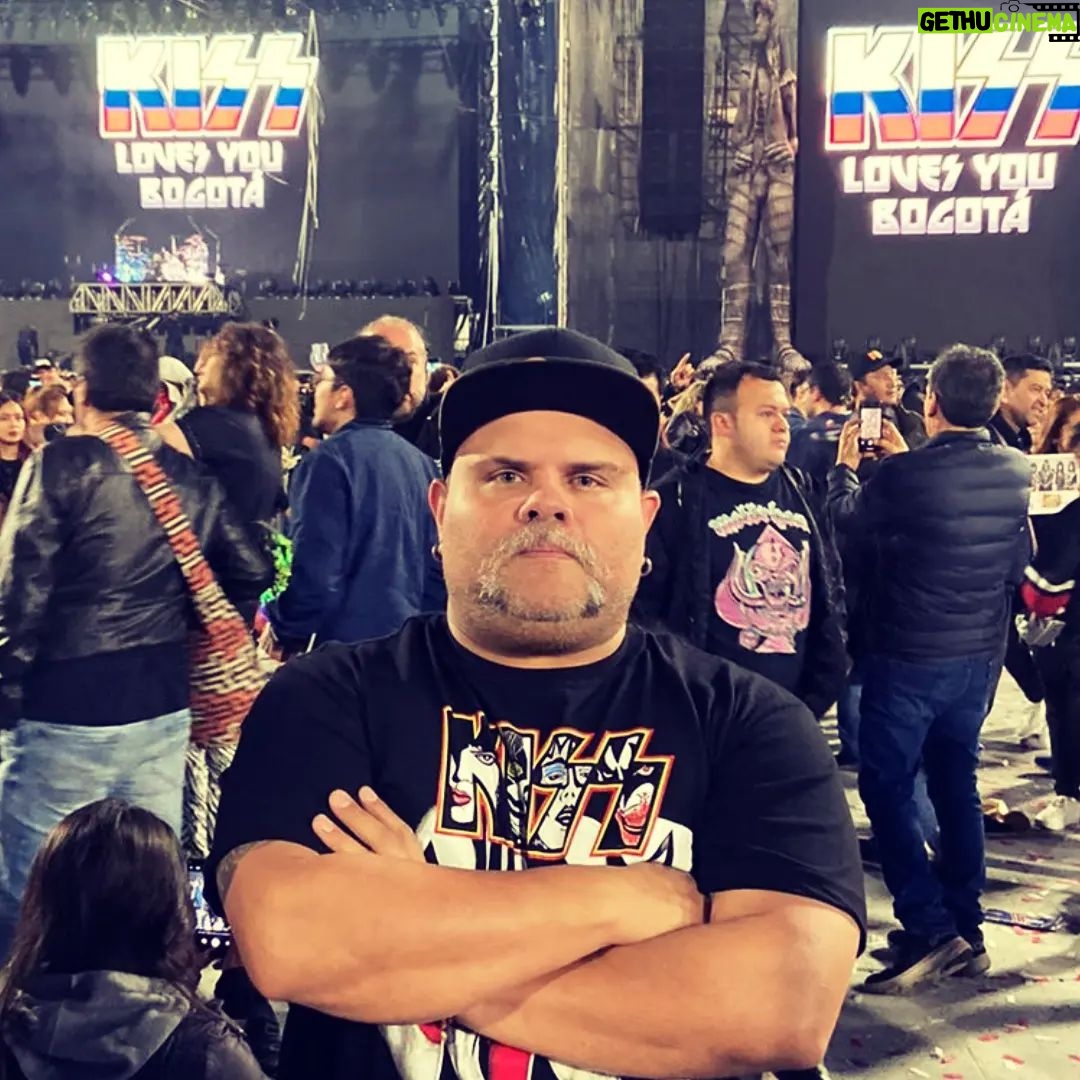 Julián Caicedo - 1.6K Likes - La pasé genial y pude ver la despedidas de mis tan amados travestis satánicos @kissonline
#monsterofrock
@paramopresenta