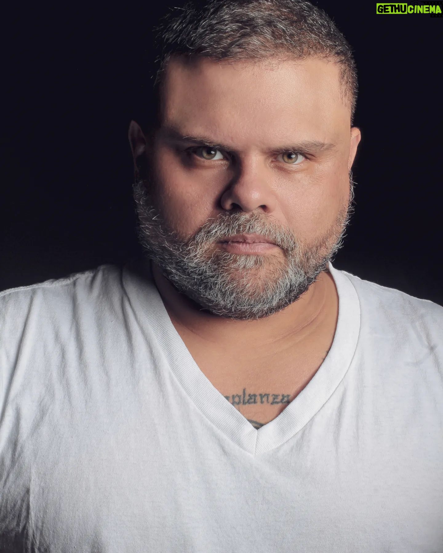 Julián Caicedo - 402 Likes - Feliz sábado mi gente, para los que me.preguntan las fotos las tomo @valentinavidarteactriz pueden pasar por su perfil de fotografía para que pillen su trabajo @phvalentinavidarte