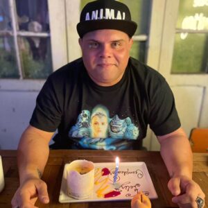 Julián Caicedo Instagram - Happy birthday to meeeeee!

Agradezco al universo por todo lo maravilloso que me ofrece día día , agradezco a mis maestros ascendidos y a mis padres por darme la vida.
Gracias , gracias , gracias universo maravilloso y perfecto 

Deseo con todo mi ser convertirme día a día en un mejor ser humano.