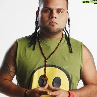 Julián Caicedo - 5K Likes - Un recuerdito de #lasmuñecasdelamafia #uña
Si no la han visto las dos temporadas están en #netflix