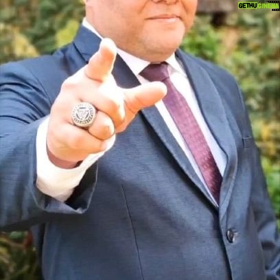 Julián Caicedo - 1K Likes - En esos momentos especiales donde se requiere un código de vestimenta, siempre escojo a @orlando_marmolejo ... el mejor para los mejores! Gracias! #matrimonio