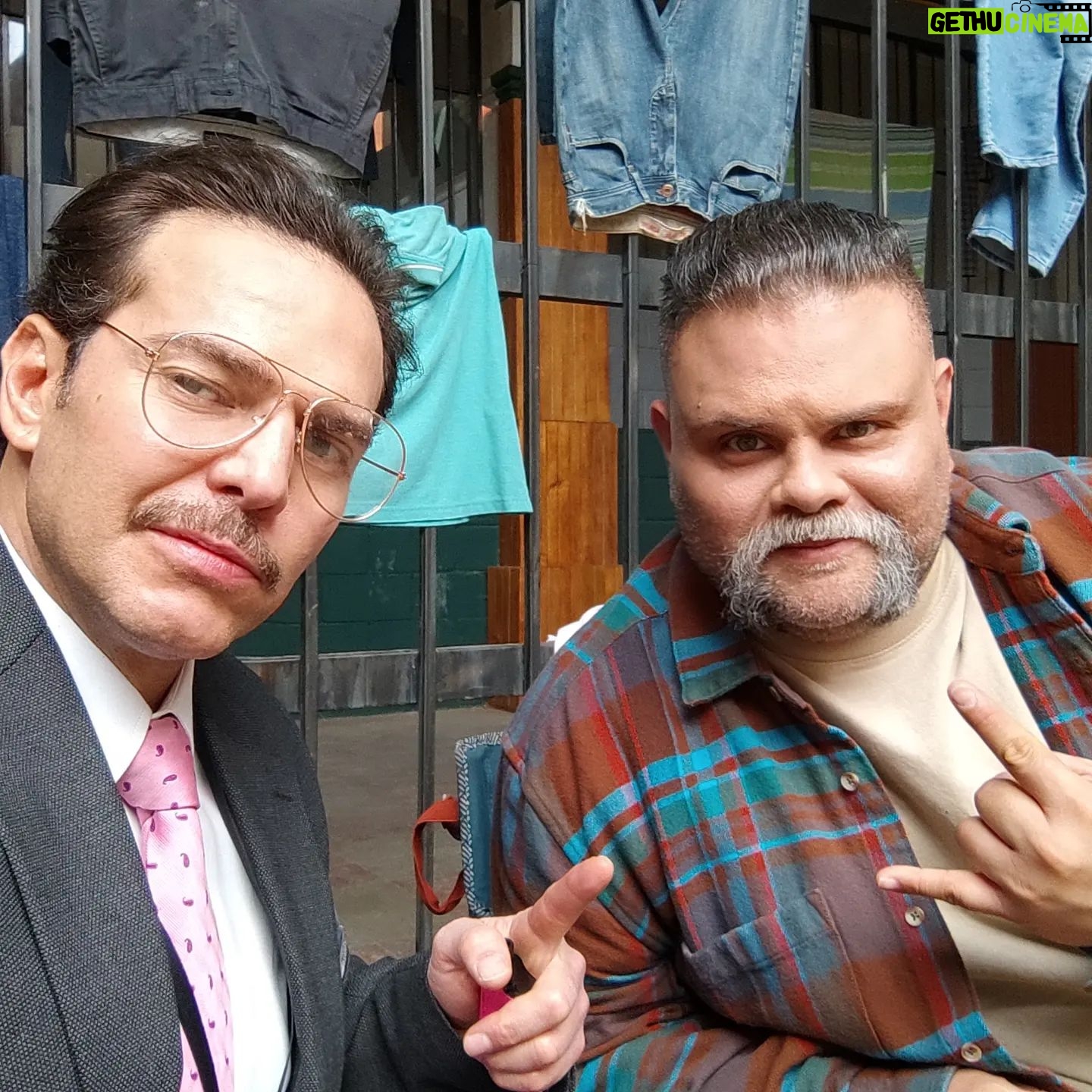 Julián Caicedo - 2.7K Likes - Siempre será un placer encontrarme contigo parce !Reunión de gatos . @juanbaptistad @juliancaicedoillgato