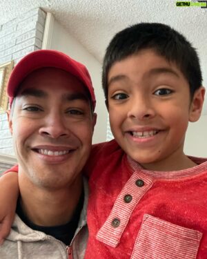 Julián Castro Instagram - Happy Father’s Day to all the dads out there! Grateful to my dad and to Carina and Cristián, who’ve given me the joy of being a dad.