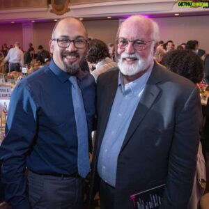 Julián Castro Instagram - It is with great excitement and love that LCF congratulates Father Greg Boyle, founder of @homeboyindustries, for being named a recipient of the Presidential Medal of Freedom! 🏅

Father Greg is being presented with the nation’s highest civilian honor for his work leading Homeboy Industries, the world’s largest gang-intervention and rehabilitation program that changes lives!

In 2019 LCF honored Father Greg Boyle as our Leading Change Awardee! Proud to have supported @homeboyindustries through our Love, Not Fear Fund!

Father Greg, thank you for imagining a world without prisons and for giving us hope. ❤️