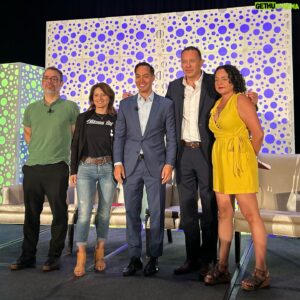 Julián Castro Instagram - This year’s @behipgive conference in the Windy City reminded us of the abundance of Corazón y Poder in philanthropy.

The time to make investments in organizations that unleash our civic and economic power is now. The grassroots organizations we work with hold the key to getting out the vote, ensuring people are counted in the Census, and helping small business owners grow. We are powerful and when we work together, we can go further and faster as we work to build a multi-racial democracy.

Our hearts are full after seeing philanthropic leaders from all over the country uniting to learn from one another, to reconnect, and to celebrate.

We’re already looking forward to the next HIP conference in the Land of Enchantment next year! 🏜️