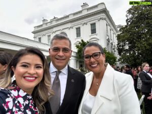 Julián Castro Instagram - From the @whitehouse’s Cinco de Mayo celebration to meetings on the Hill, the Latino Community Foundation had a productive trip in Washington D.C. 

Together with our LCF familia, we are committed to sharing our mission, strengthening our democracy, and investing in our communities!