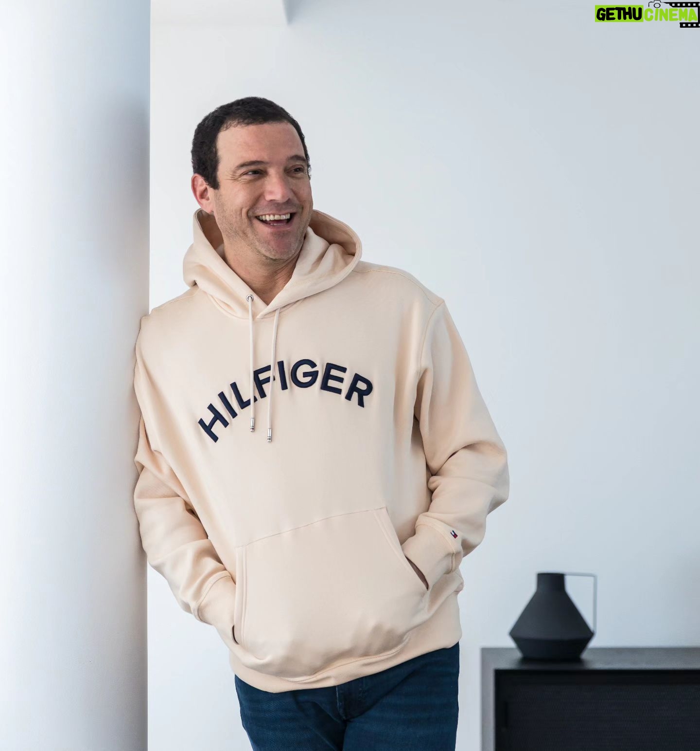 Julián Elfenbein - 1.7K Likes - Así no más pooooo !!! Relajado !!!
Lo nuevo de Tommy.
@tommyhilfiger
#tommychile
@maruketing
@vesnabocic