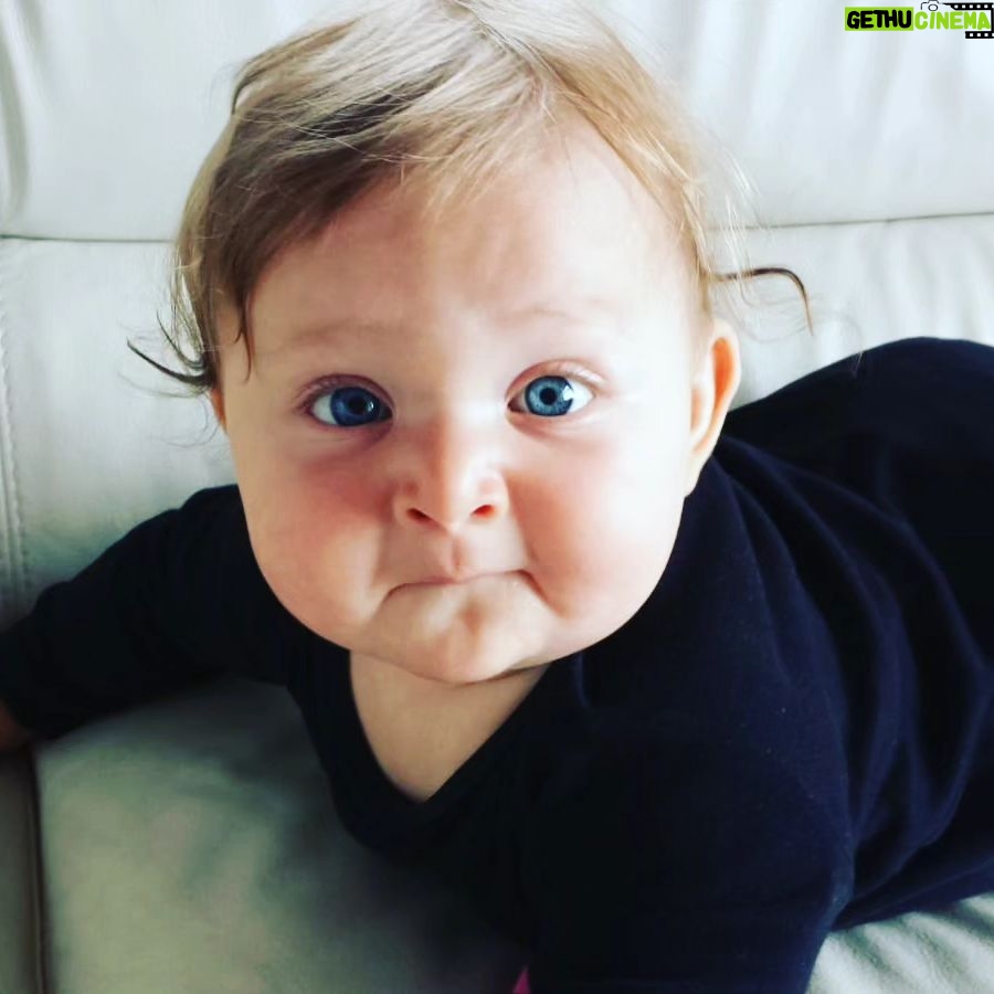Julián Elfenbein - 4K Likes - Te veo ahora bebé y me recuerdo de antes bebé 💜.
Les deseo un lindo y lluvioso finde en familia.
#rafitobers
#rafaelita
#nitanredondalaguagua