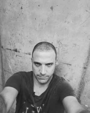Julián Elfenbein Instagram - Ya listo, junto a todo el increíble equipo de Got Talent, para grabar otra intensa y larga jornada de audiciones. 

La Maratón de talentos no se detiene. Ni siquiera un sábado o domingo. Se viene muy lindo y bueno. Pronto en nuestra pantalla 🎬 🎤 🎧 🎹.

Aprovecho de desearles a todas y todos un buen miércoles.

@gottalentchile 
@chilevision 
@paramount_latam

@carlosvalencias