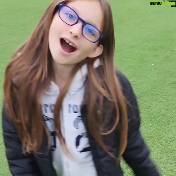 Julián Elfenbein - 1.5K Likes - Felices 11 añitos amor de mi vida !!!
Te deseo lo mejor para siempre hija mía !!!
Siempre por y para ti bebé !!!
Te amo todo Rafaelita 🎁💜.