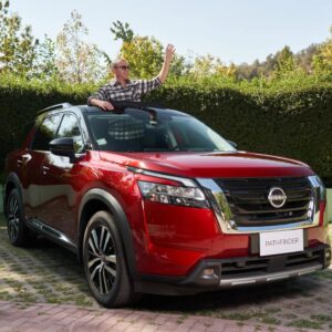 Julián Elfenbein Instagram - Con mi Pathfinder compartimos gustos.....compartimos estilos.....compartimos colores.

Con mi Pathfinder parecemos hermanos!!!

@nissancl
@welovesocial.cl
#nissanpathfinder 
#AlaAlturaDeTuVida 
#TecnologíaJaponesa