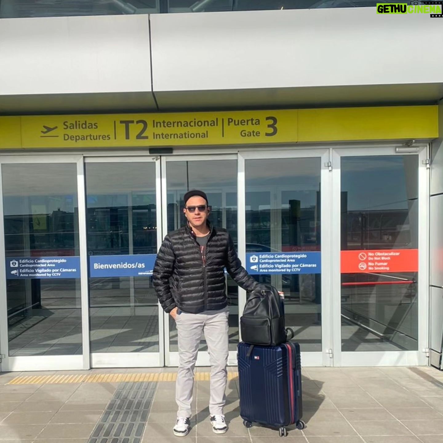 Julián Elfenbein - 3.2K Likes - Ya regresando.
Finde de pega.
Buenos Aires.
Argentina.
Filmación.
Mercado Libre.
@mercadolibre.cl
@mercadolibre.arg
@medialab_agency
@vesnabocic