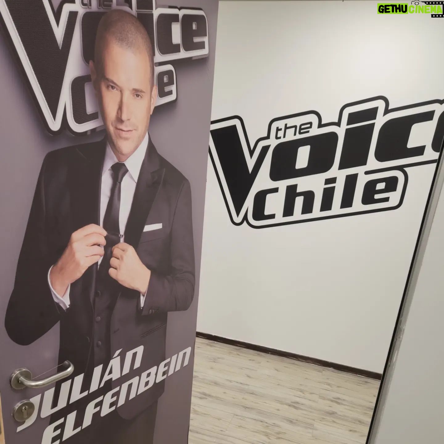 Julián Elfenbein - 2.8K Likes - Ya...nos fuimos...segunda patita en proceso. Trabajando intensamente hoy, con este tremendísimo equipo, para poner muy pronto al aire la 2da temporada del programa de talentos musicales más importante del mundo.
Ya no hay descanso...no paramos.
Se nos viene The Voice Chile 2023!!!
🎙🎹🎤🎶🎧.
@thevoicechilevision
@chilevision
@paramountplus